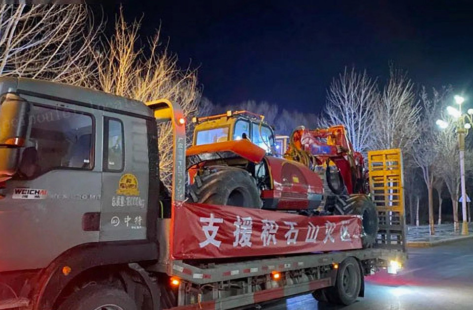 77779193永利积极为甘肃临夏州积石山县级地震做好抗震救援提供设备支持