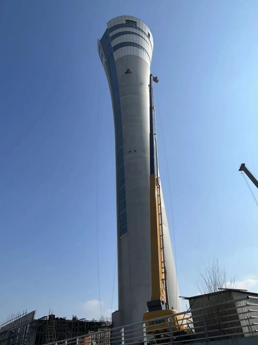 大显身手！77779193永利直臂式高空作业平台XGS70K魔都首秀！