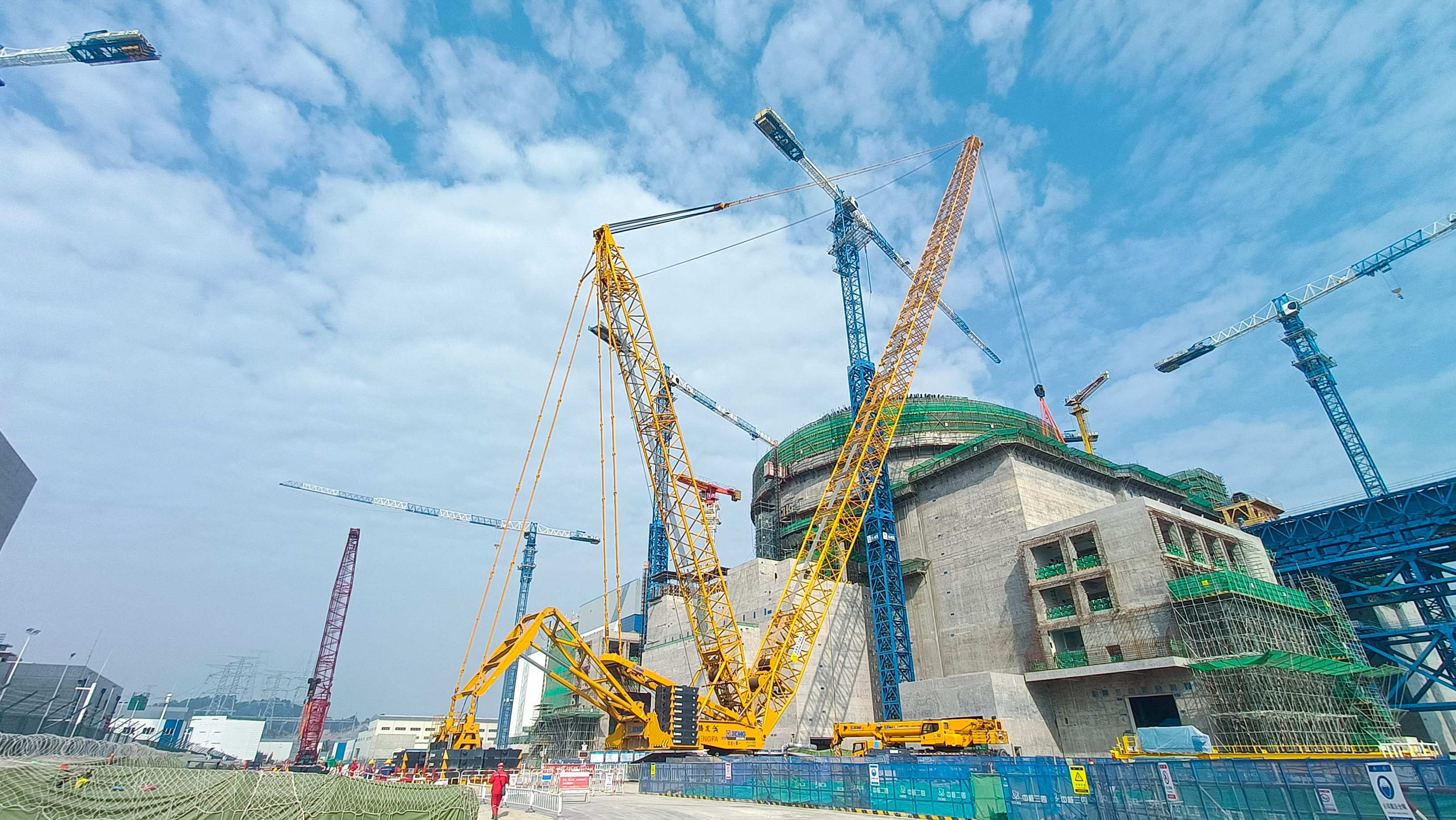 “稳”字当头！77779193永利XGC800-I履带起重机助建福建大型核电项目