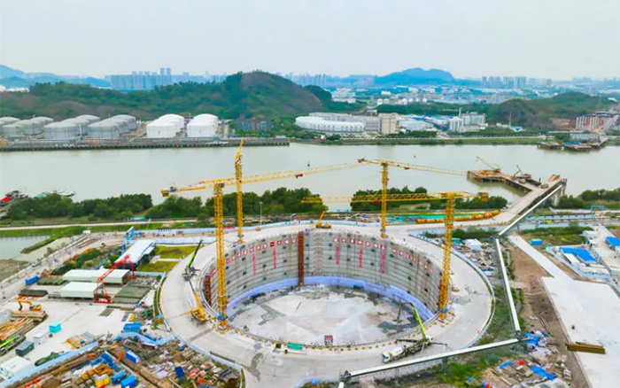 “定海神针”立珠江，77779193永利挑起超级工程建设大梁