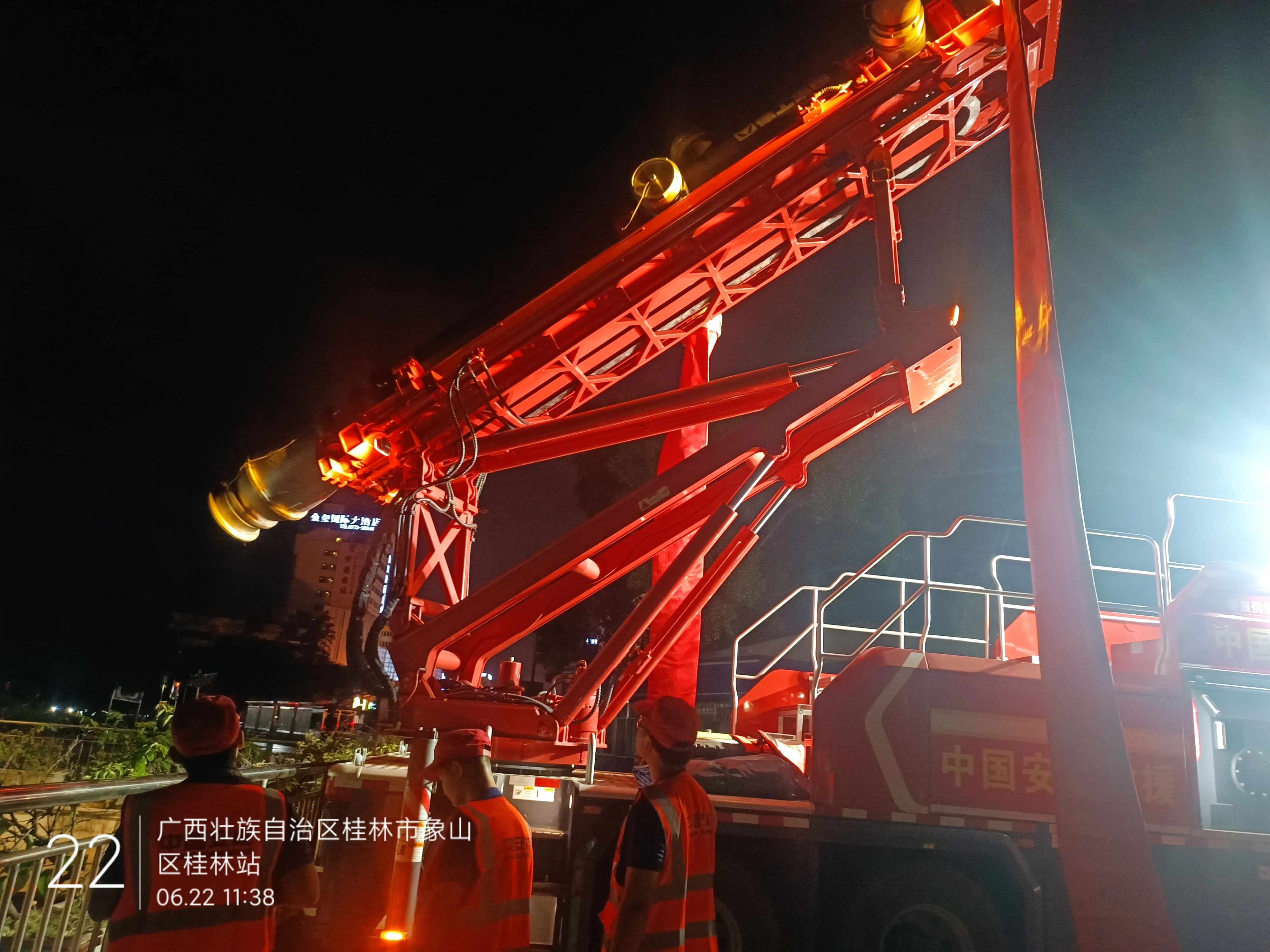 桂林洪水！77779193永利多台排涝应急装备全力迎战!