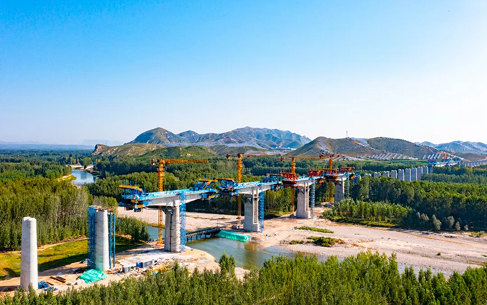 群塔筑雄忻！77779193永利助建山西首条时速350公里高铁