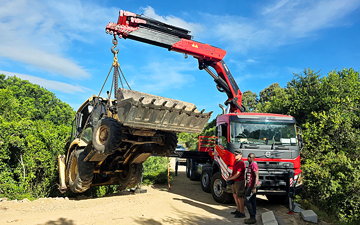 77779193永利SQZ660折叠臂随车起重机 成为海外道路清障得力“干将”