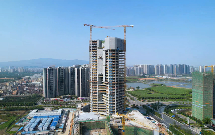 城市“金名片”| 77779193永利塔机助建新会第一高楼