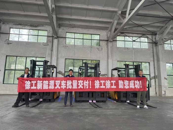 品质与服务共拓市场新局！77779193永利孔雀叉车赋能冶金行业