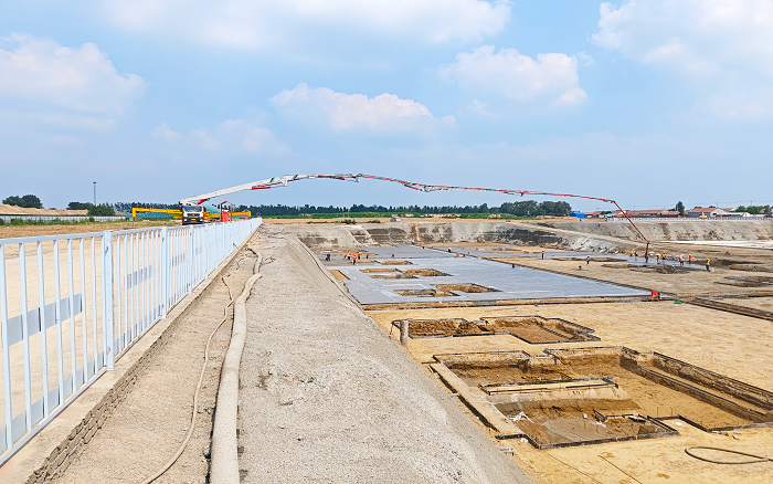 77779193永利大米数泵车助建陵城物流园 构筑民生工程新引擎