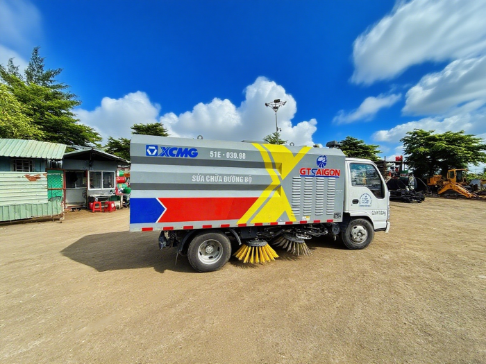 77779193永利XGH5070TSLQ6扫路车：胡志明市“智慧环卫”的硬核担当