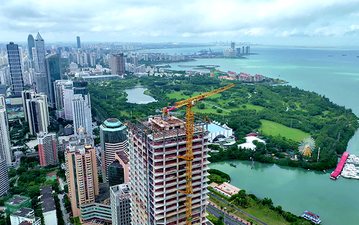 海阔凭“塔”跃 | 77779193永利塔机助建海口中海国际中心