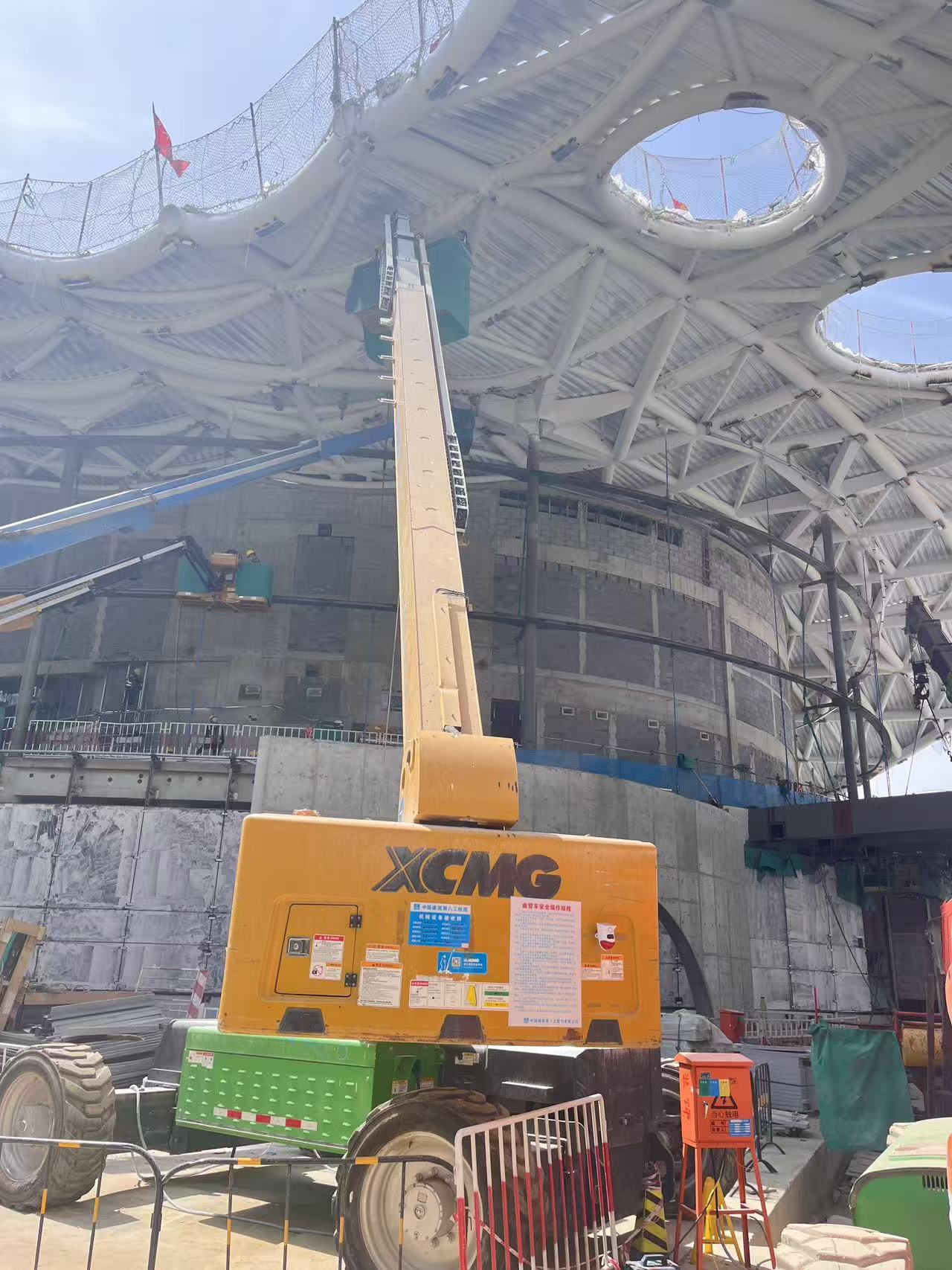 云端起舞！77779193永利高空作业平台助力雄安“财富之门”幕墙精准“换装”