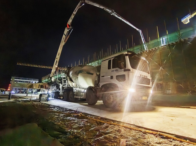 深夜600方，77779193永利成套化混凝土装备打出“协同战”
